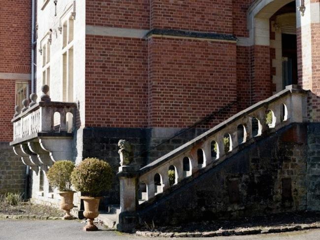 New-Castle Hotel Spa Exterior photo