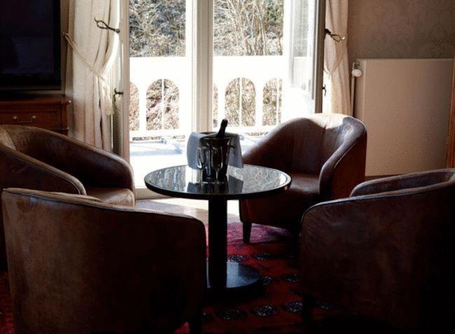 New-Castle Hotel Spa Room photo